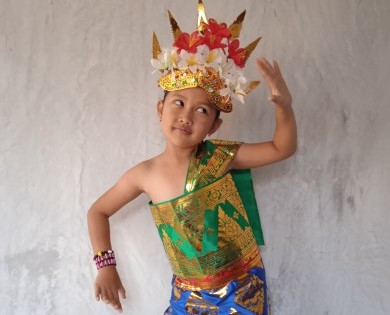Gambar Pakaian Tari Anak-42